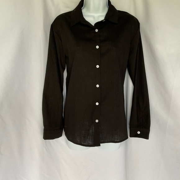 Linen Button-Up Shirt with Back Detail - Small -Versatile for Office to Outdoors - Picture 2 of 7